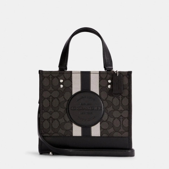 coach dempsey carryall tote bag. - Picture 1 of 1